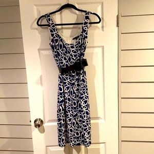 Blue & white pattern bodycon dress with optional belt